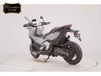 Honda X-Adv 750 2025