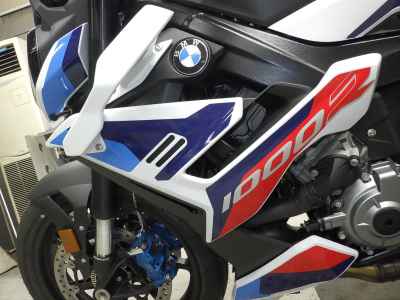 BMW M1000R 2025