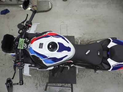 BMW M1000R 2025