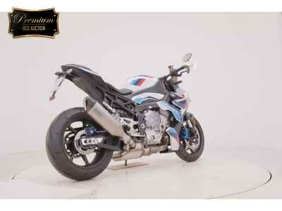 BMW M1000R 2025