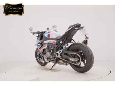 BMW M1000R 2025