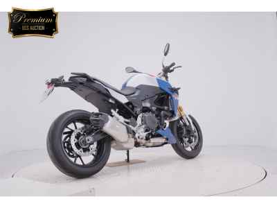 BMW F900R 2025