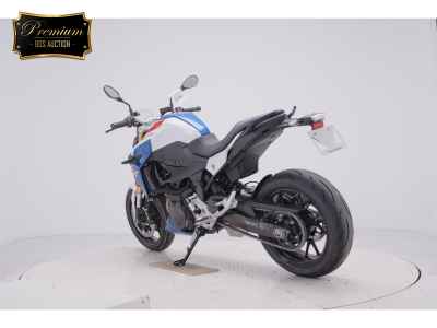 BMW F900R 2025