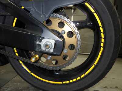 Suzuki GSR400 2011