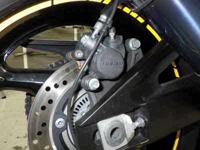 Suzuki GSR400 2011
