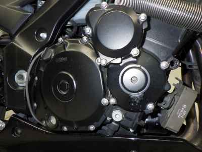 Suzuki GSR400 2011