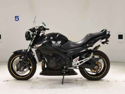 Suzuki GSR400 2011