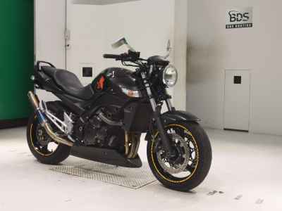 Suzuki GSR400 2011