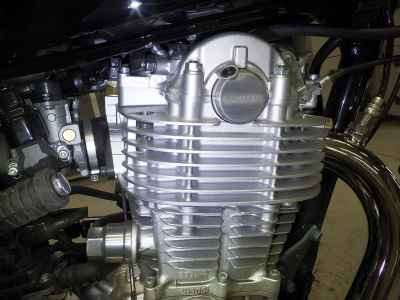 Yamaha SR400 2021