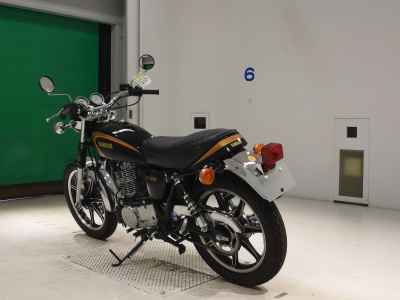 Yamaha SR400 2021
