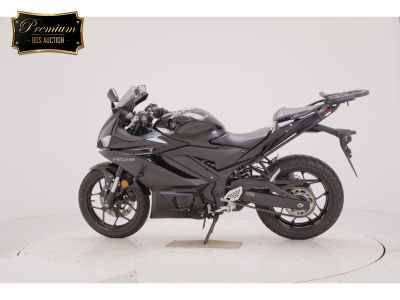 Yamaha YZF-R25 2023
