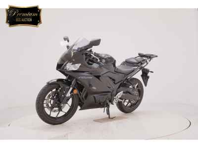 Yamaha YZF-R25 2023