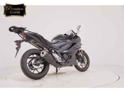 Yamaha YZF-R25 2023