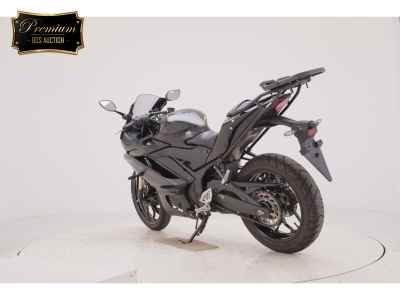 Yamaha YZF-R25 2023