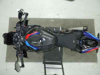 BMW M1000R 2024