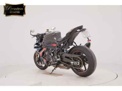 BMW M1000R 2024