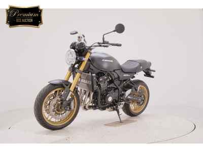 Kawasaki Z900RS SE 2025