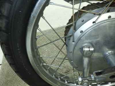 Suzuki GS400 2025