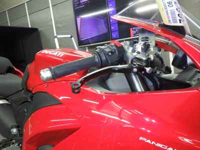 Ducati Panigale V2 2021