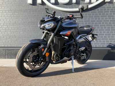 Triumph Street Triple 2024