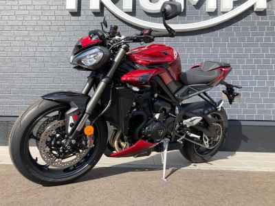 Triumph Street Triple 2024