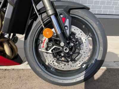 Triumph Street Triple 2024