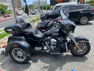 Harley-Davidson Electra Glide FLHTCU103 Trike 2014