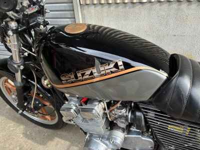 Suzuki GSX400F 2009