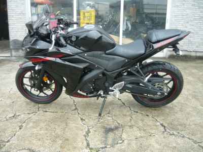 Yamaha YZF-R25 2015