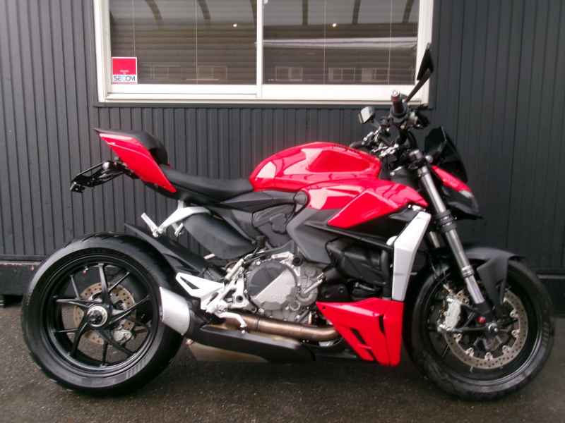 Ducati Streetfighter V2 2022