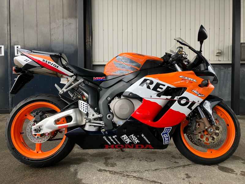 Honda CBR1000RR 2005