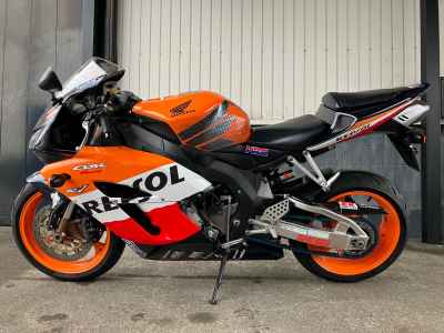 Honda CBR1000RR 2005