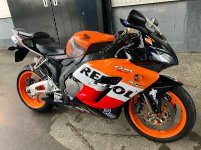 Honda CBR1000RR 2005