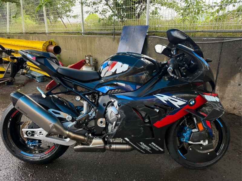 BMW M1000RR 2023