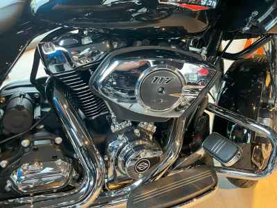 Harley-Davidson Road Glide FLTRX 2025