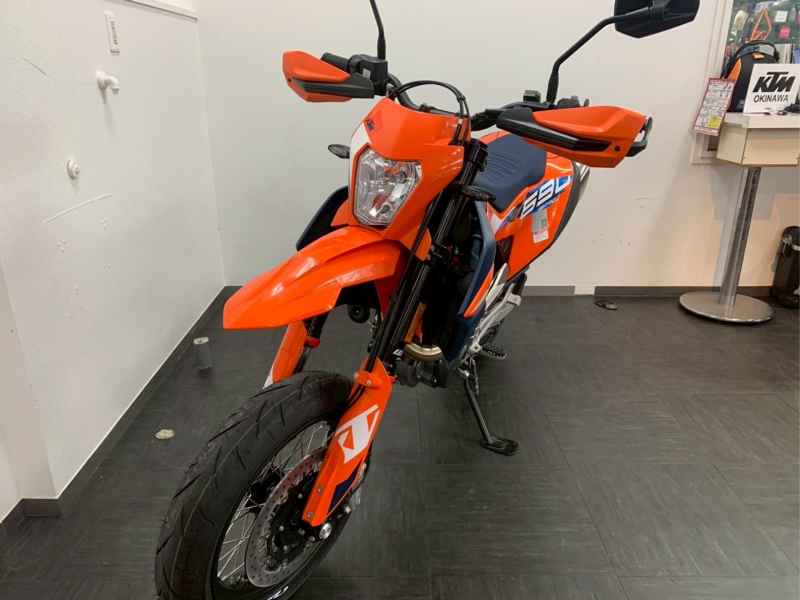 KTM 690 SMC R 2025