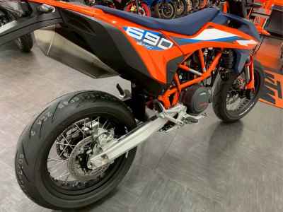KTM 690 SMC R 2025