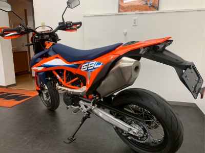 KTM 690 SMC R 2025