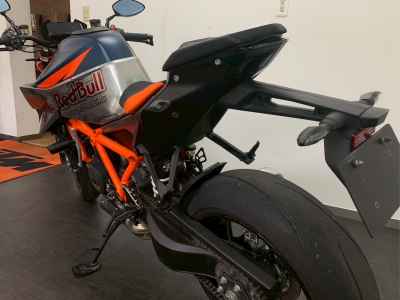 KTM 1290 Super Duke R 2021