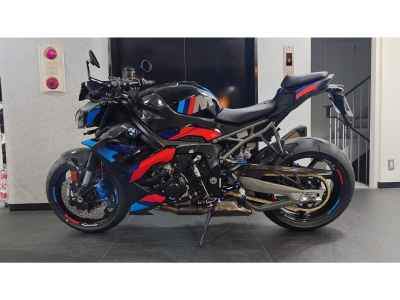 BMW M1000R 2025