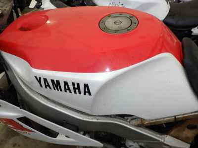 Yamaha FZR400 1986