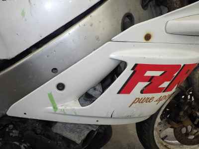 Yamaha FZR400 1986