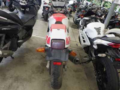 Yamaha FZR400 1986