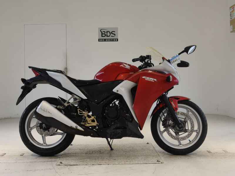 Honda CBR250R 2011