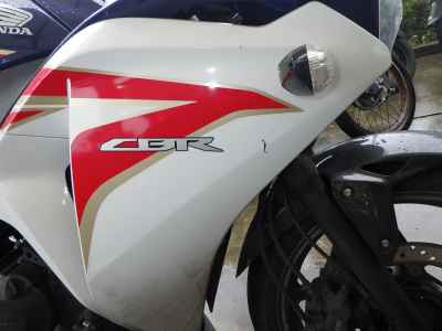 Honda CBR250R 2011