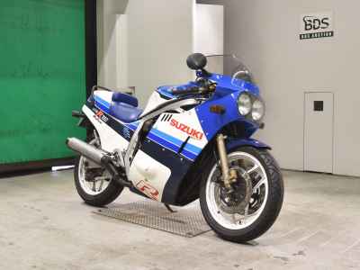 Suzuki GSX-R750 1986