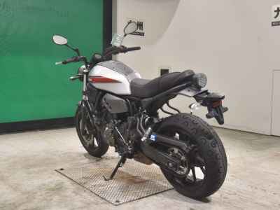 Yamaha XSR700 2022