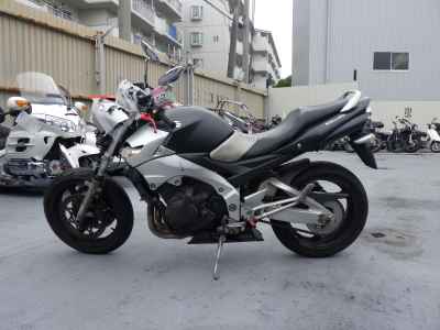 Suzuki GSR400 2007
