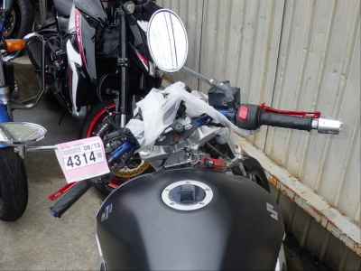 Suzuki GSR400 2007