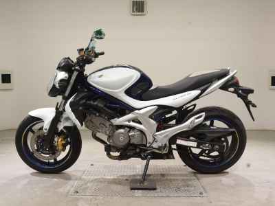 Suzuki Gladius SFV650 2010